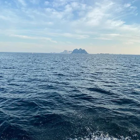 High End Sea At A In Lofoten Apartment
