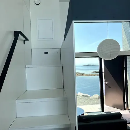 High End Sea At A In Lofoten Apartment *