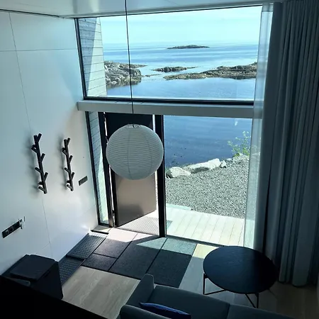 High End Sea At A In Lofoten Moskenes