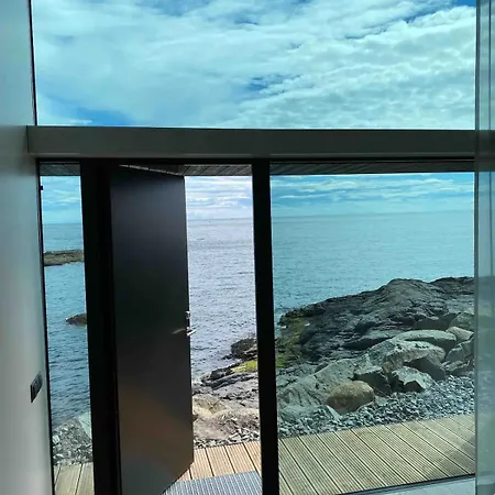 High End Sea At A In Lofoten Apartment *