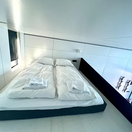 High End Sea At A In Lofoten Apartment Moskenes
