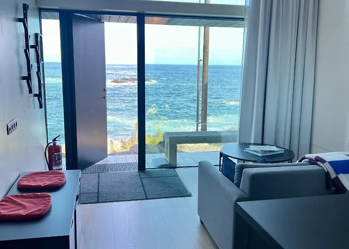 High End Sea At A In Lofoten * Moskenes