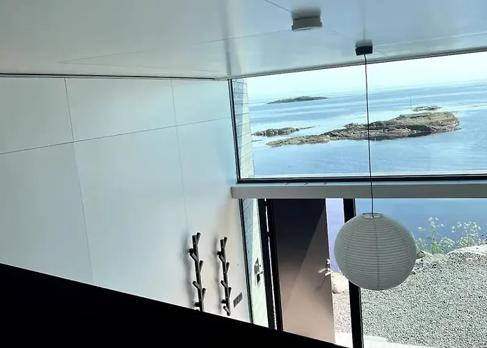 High End Sea At A In Lofoten * Moskenes